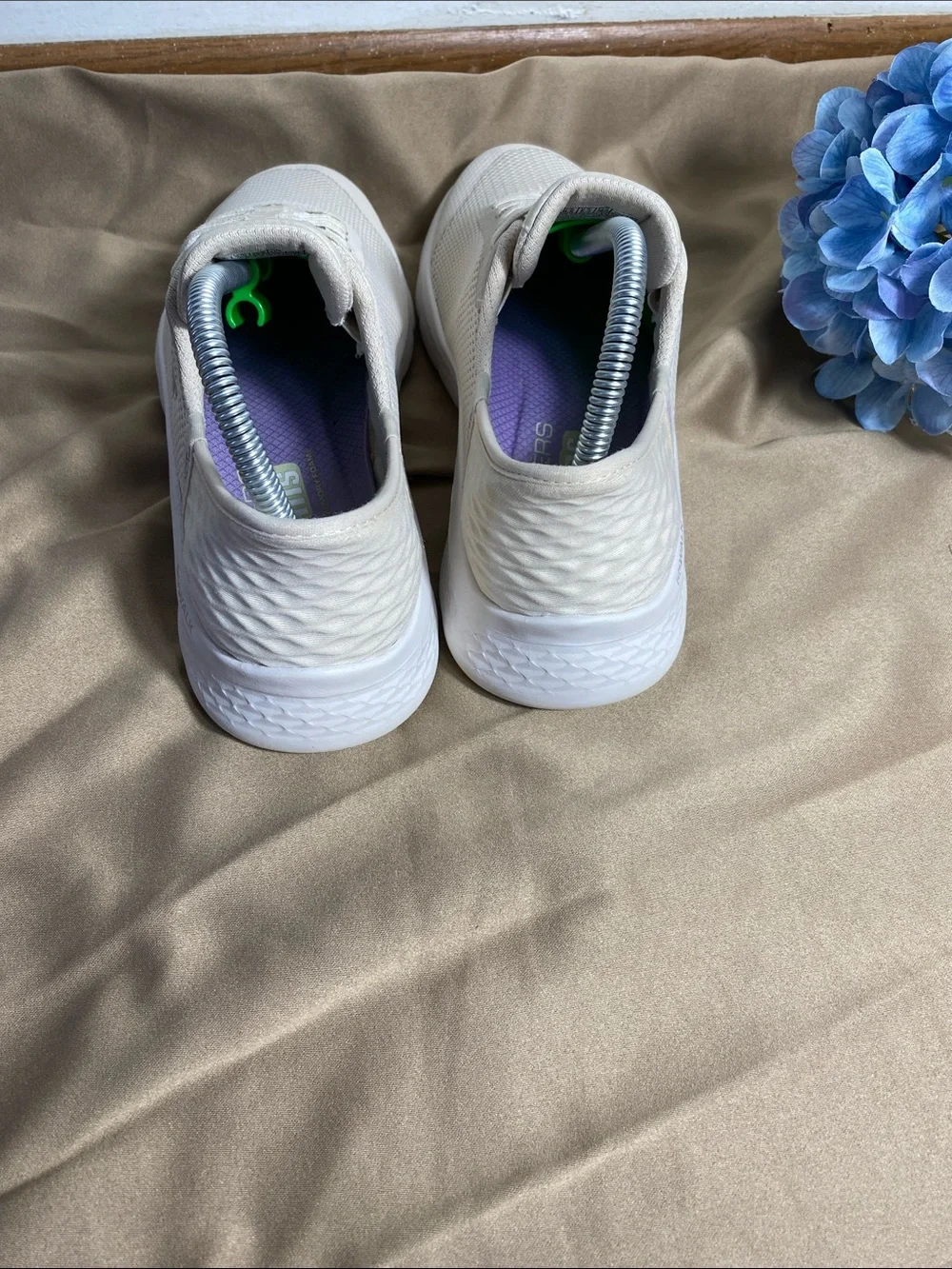 Skechers lightweight slip